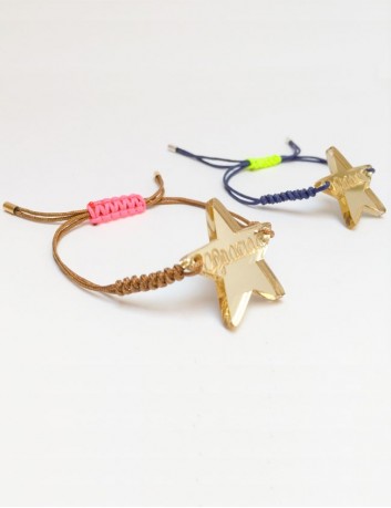 pulsera de macramé de colores con estrella en oro o en plata para grabar el nombre o palabra