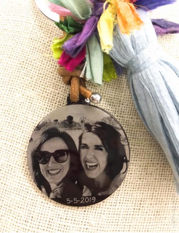 Compra llaveros acero negro únicos grabados con una foto en nuestra joyería online de regalos personalizados- Happypulseras.com