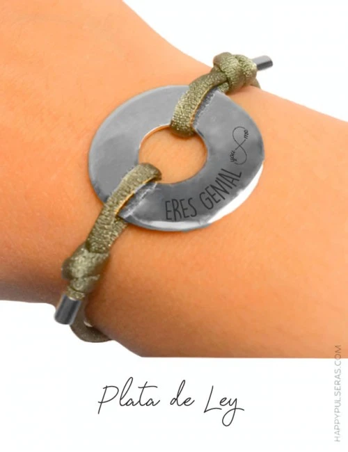 Donut de plata grabado con dedicatoria personalizada por Happypulseras.com
