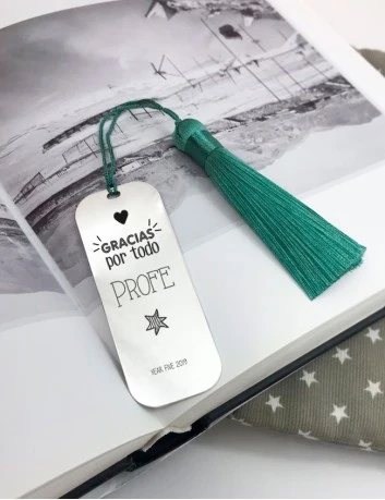 marcapáginas de plata grande para regalar a maestros con el nombre de todos los niños de la clase. Happypulseras