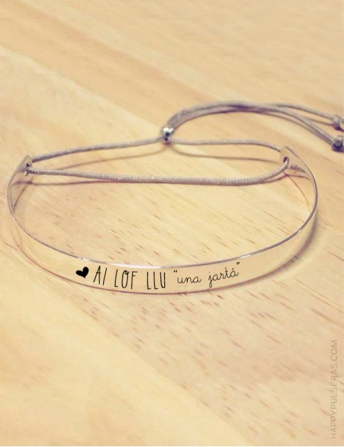 Pulsera rígida-de-plata-con-mensaje-personalizado-te-quiero-para-enamorados-Happypulseras