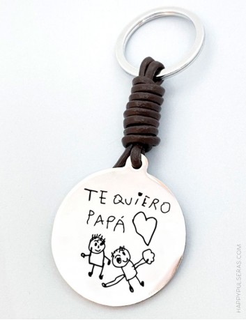 llavero personalizado de acero y cuero para regalar a papa con el dibujo de su hijo grabado en la medalla- happypulseras Madrid