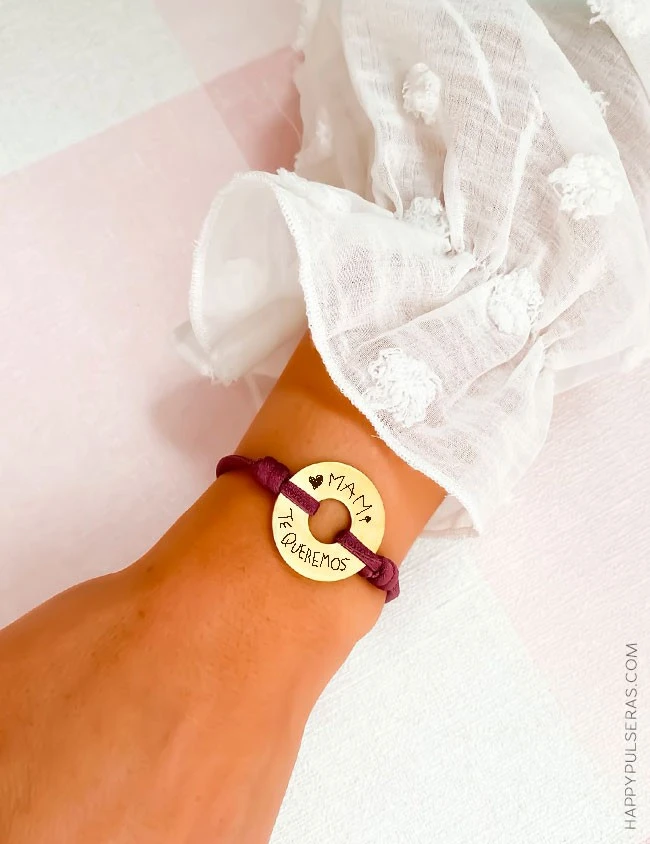 Pulsera donut dorado con grabados de escritos a mano o dibujos - Happypulseras Pulsera donut dorado con grabados de escritos a mano o dibujos - Happypulseras