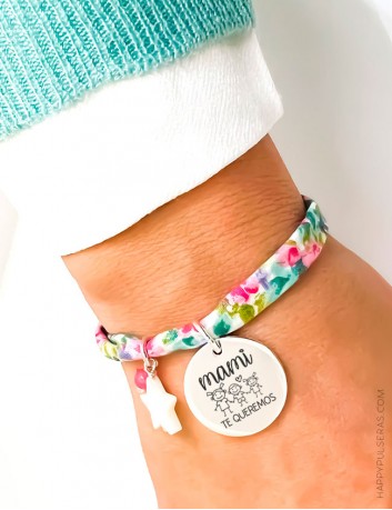 Pulsera tela flores liberty en tonos turquesa, modelo menta, con medalla plateada para grabar lo que quieras - Happypulseras