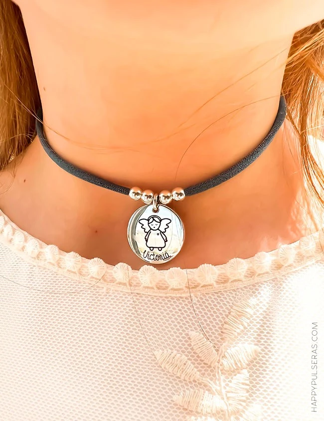 Collar elástico seda con medalla especial para Comuniones - Grabamos lo que quieras