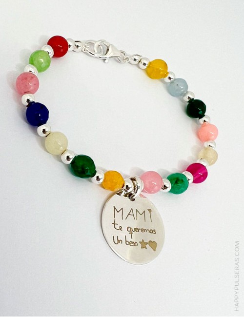 Pulsera-piedras-naturales-con-medalla-de-plata-grabada-con-dibujo-o-escrito