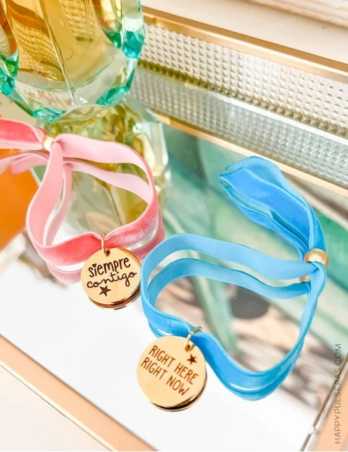 Pulseras terciopelo ideales  para damas de honor en bodas, amigas, familia,... detalles para invitados de boda