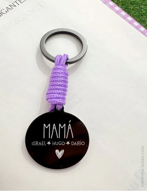 Llavero-naútico-personalizado-con-dedicatoria-personalizada- Medalla titanio 40 mm- cordón Lavanda
