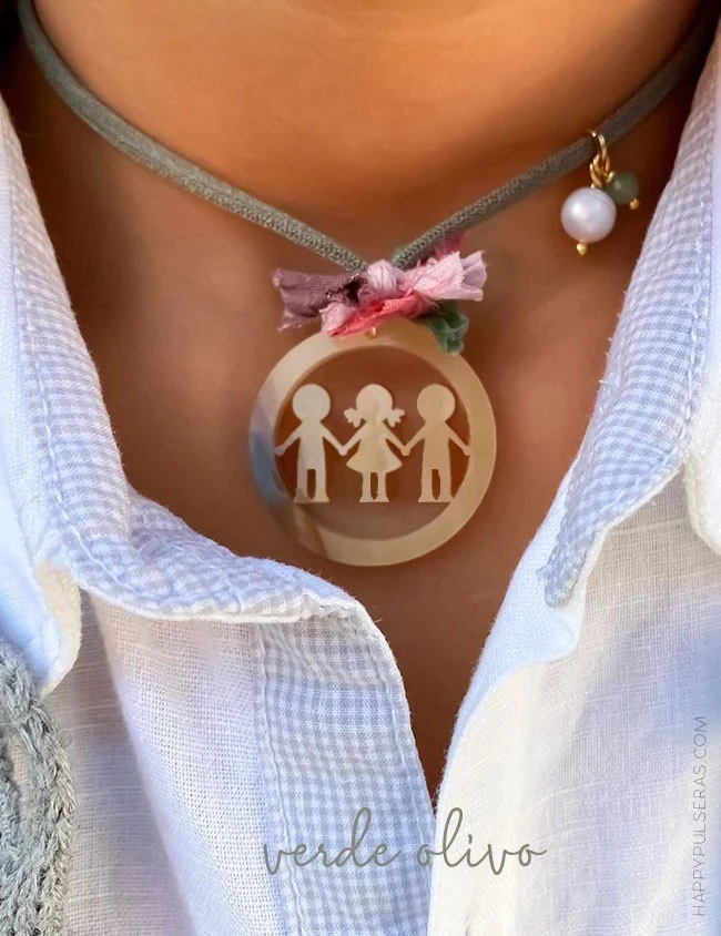 Te personalizamos este colgante a medida, 3,2,1 niños, niñas... ¿cómo lo quieres tu?- Happypulseras Te personalizamos este colgante a medida, 3,2,1 niños, niñas... ¿cómo lo quieres tu?- Happypulseras