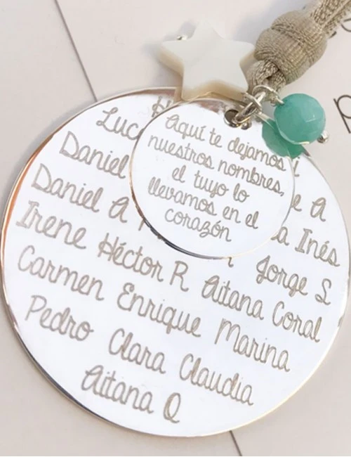 collar plata doble medalla para grabar nombres, frases, dedicatorias... regalo para profesora con nombres grabados de los niños.